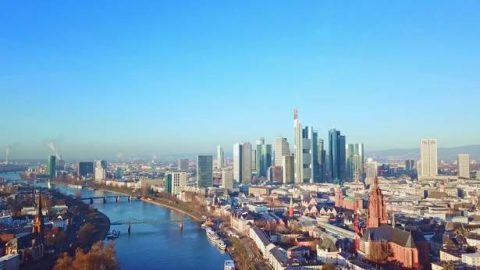 Abantu bavame ukuthi, “Ubuhle bunomvuzo wakho, ububi ukujeziswa kwakho,” khona-ke kungani uNkulunkulu engasusi bonke abantu ababi manje?