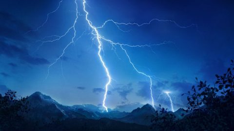 Ukuchaza uNkulunkulu oyedwa weqiniso “njengoNkulunkulu Wobuthathu” kungukudelela nokuhlambalaza uNkulunkulu